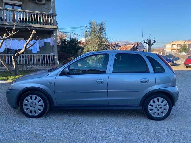 OPEL CORSA CDTI. 1.3. 51KW. 2004 god