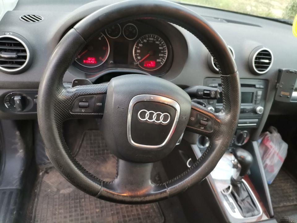 --AUDI-A3--
