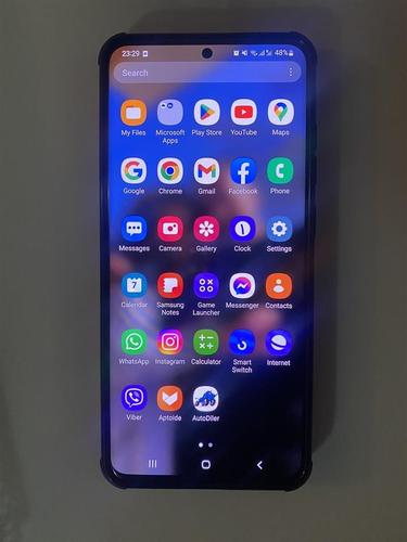 Prodajem mobilni telefon kao nov tek stigao iz svajcerske 