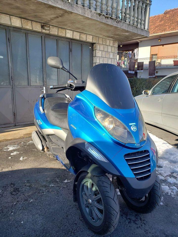 Piaggio-gilera-mp3-250