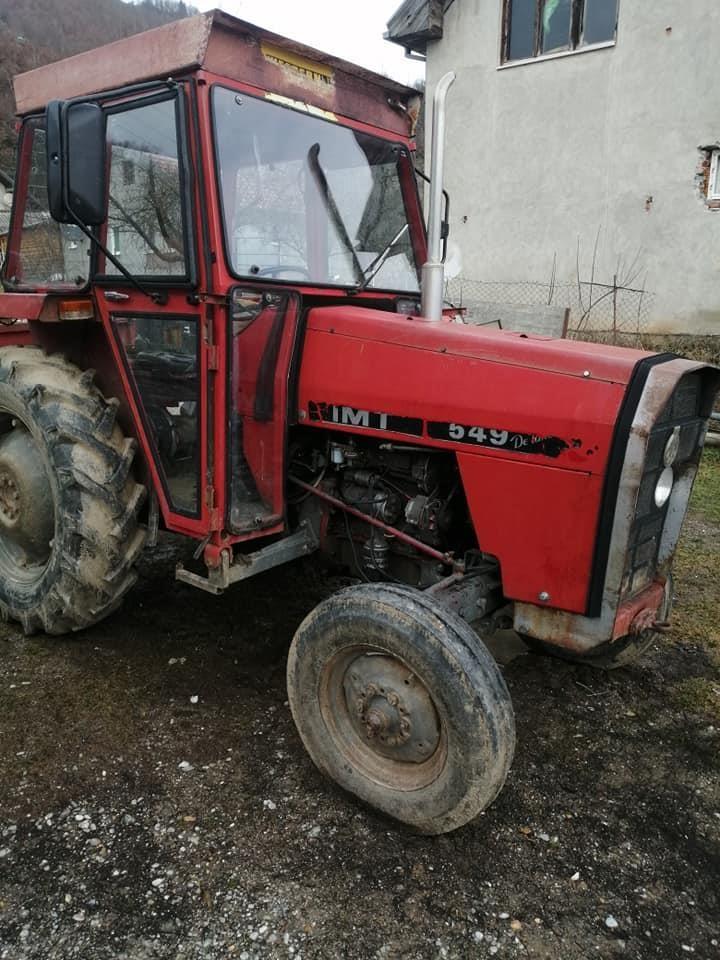 Traktor-imt-549