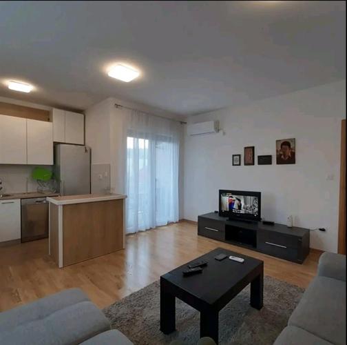IZDAVANJE!!!Jednosoban stan, 47m2, Podgorica, Blok 9
