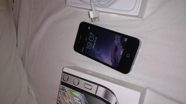 Apple iPhone 4S