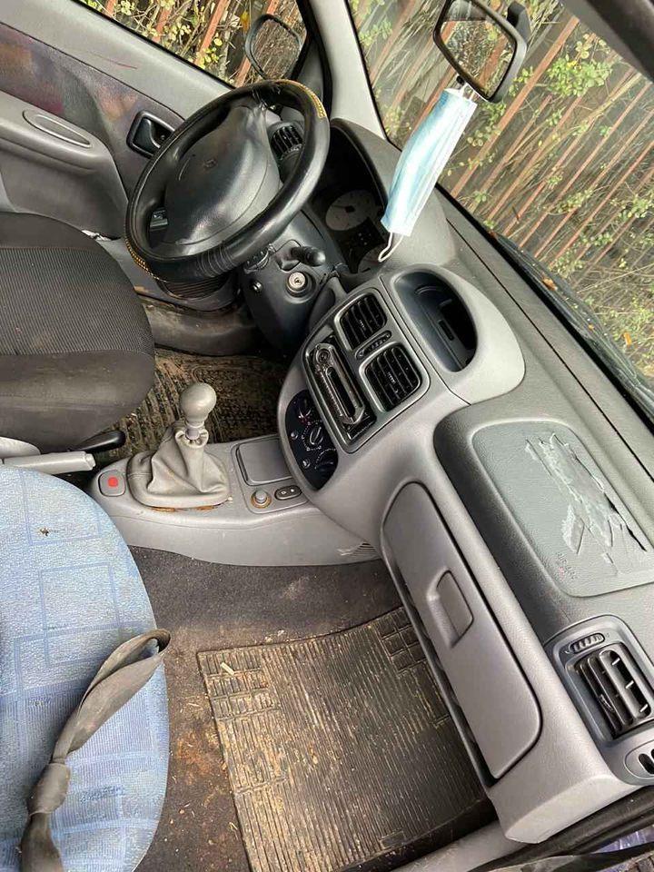 Prodajem-auto-delova-za-raznih-auta-i-otkup--auta-za-delove-