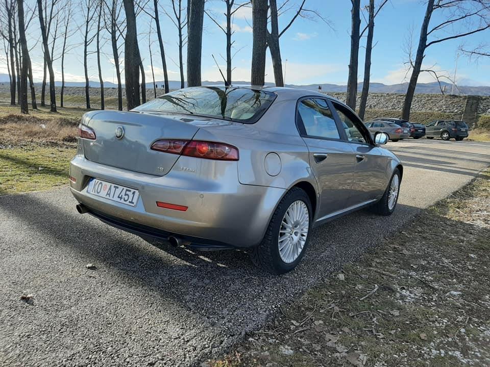 Alfa-Romeo-159