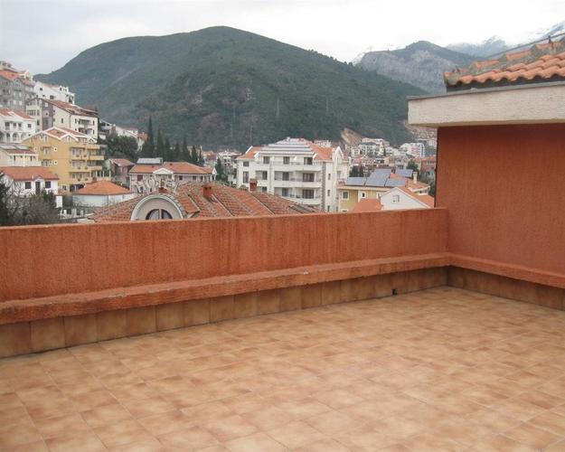 Stan u centru grada ( BSP centar) povrsine 200 m2