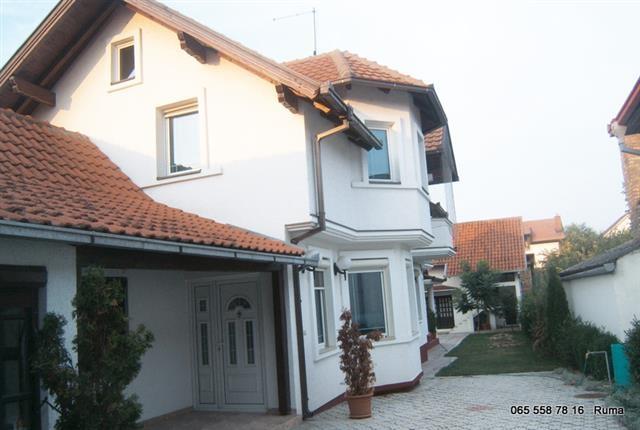 Zgrade od 500m2 u Rumi
