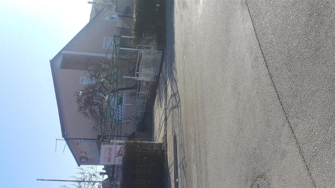 Prodajem Stambeno poslovna kuca