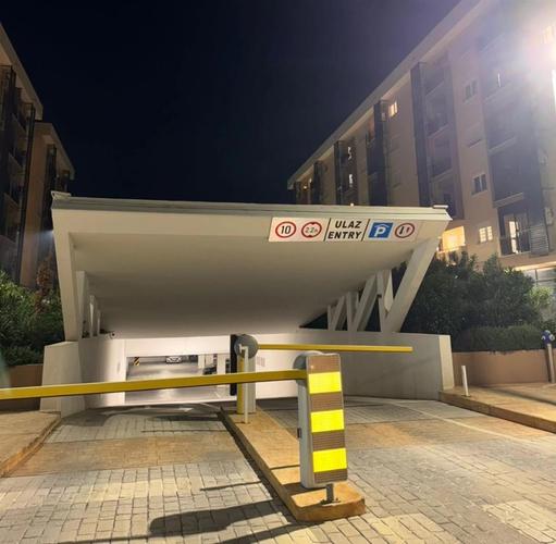 IZDAVANJE!!!Garazno mjesto povrsine 13m2,Podgorica,New City