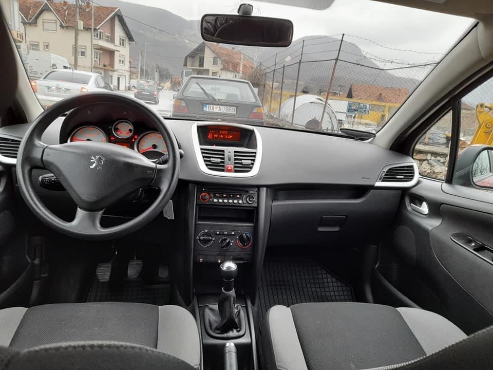 PEUGEOT-207