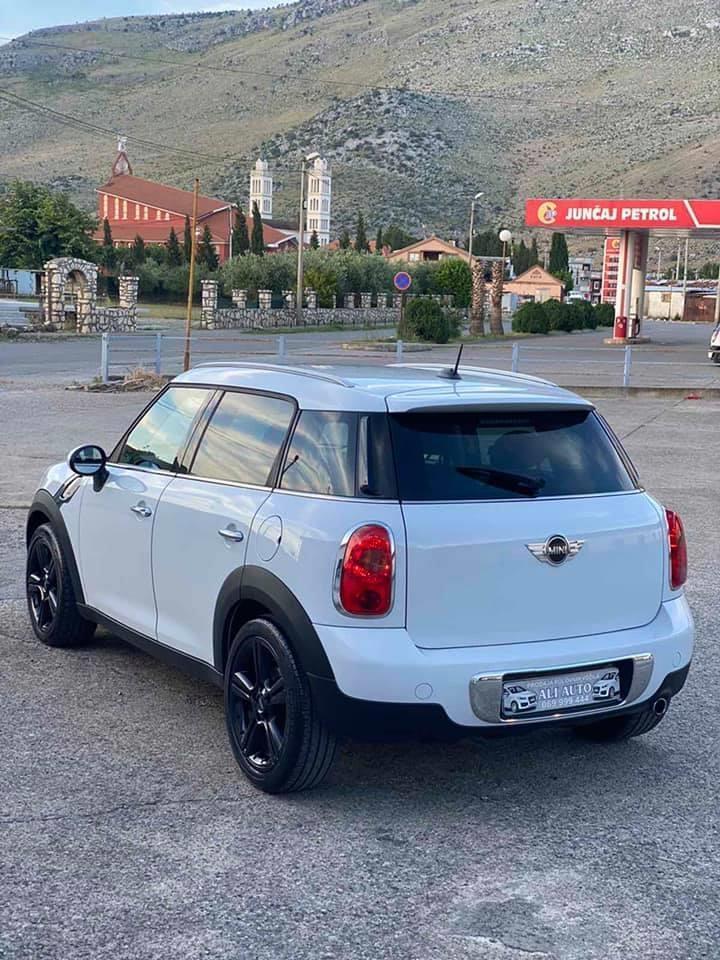 Mini-Countryman-1-6-D-2012-God