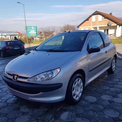 PEUGEOT 206