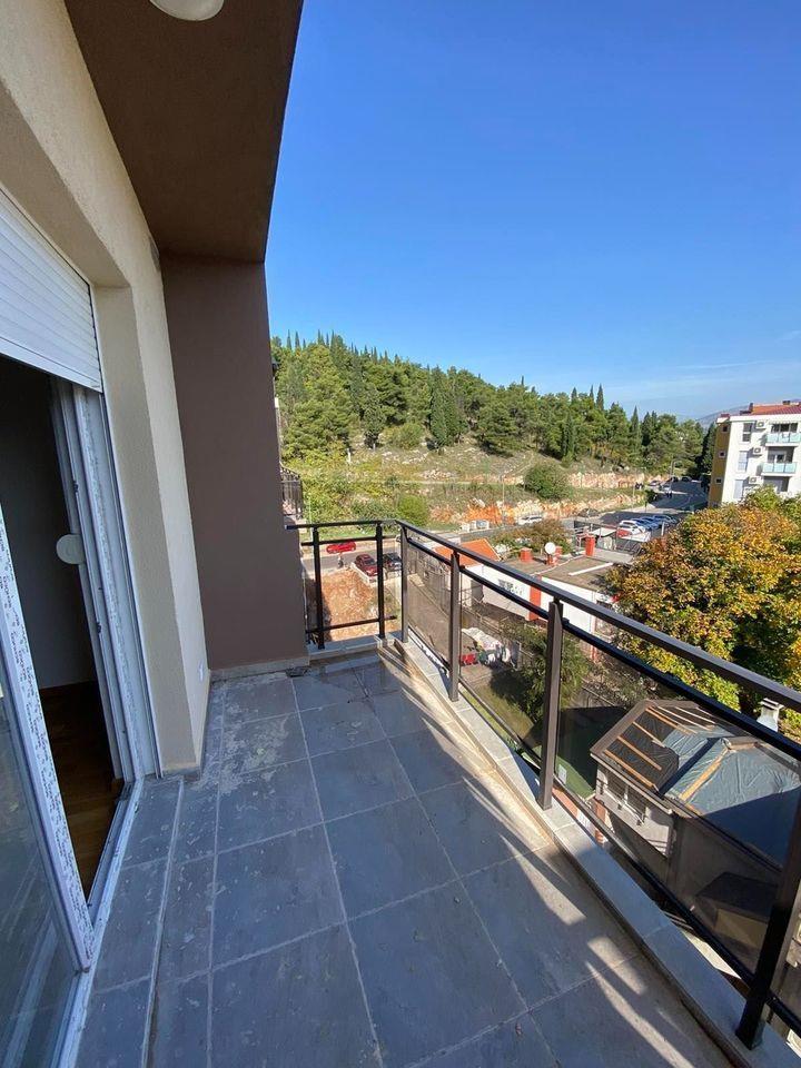 Na-prodaju-nov--neuseljavan-duplex-stan-na-Zabjelu-iza-Kines
