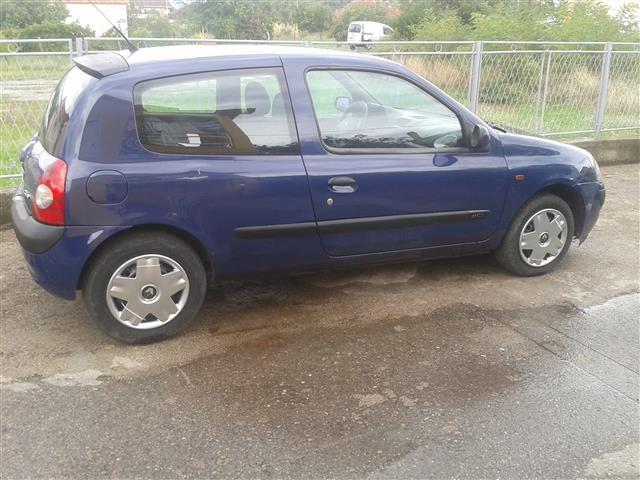 Renault Clio - 02