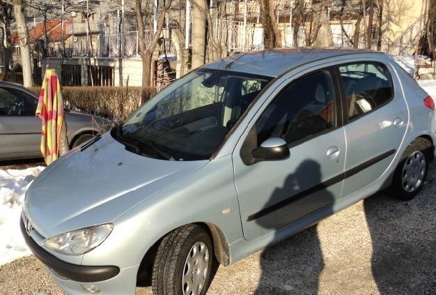 Peugeot - 206