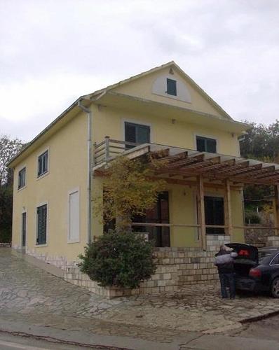 Prodajem kucu u radovicima -Crna Gora