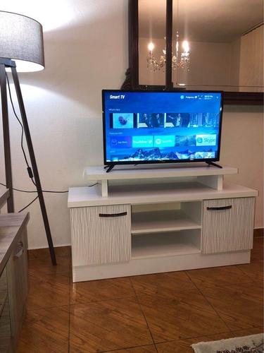 Prodajem TV Komodu