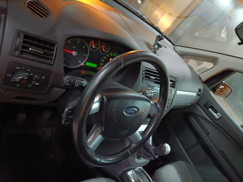 Ford-Fokus-C-max-2004