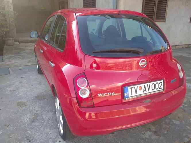 Prodajem Nisan Mikru