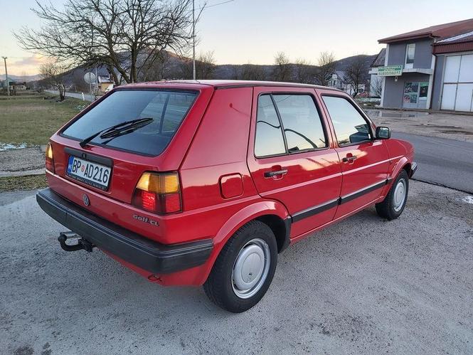 KUPUJEM DOBRU DVOJKU ILI TROJKU DO 1500E