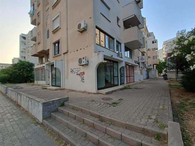 PRODAJEM   ILI.  IZDAJEM  LOKAL