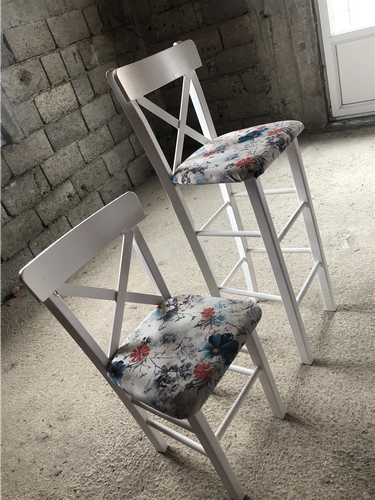 Prodajem stolove i stolice 