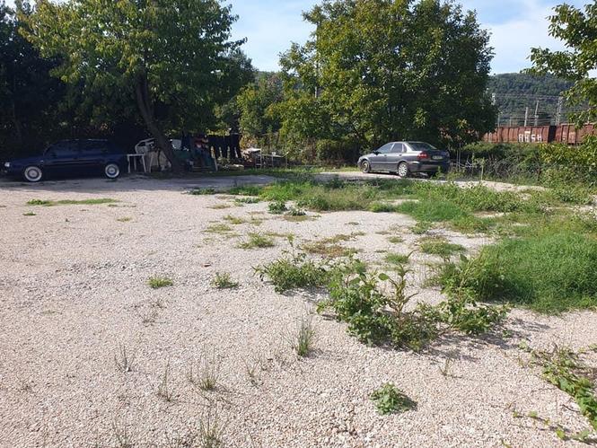 Kuca sa placem BAR POCETAK POLJA NEDALEKO OD ADRIJE