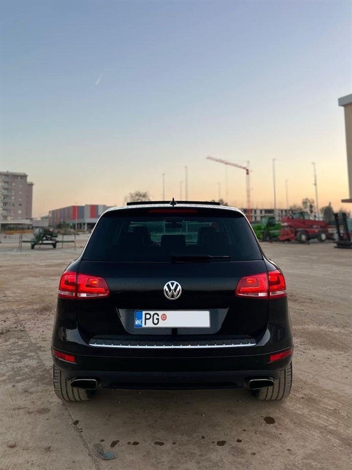 Volkswagen-Touareg-Full