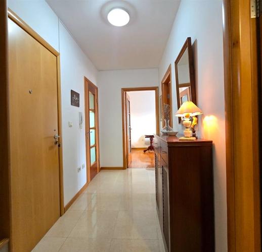 IZDAVANJE!Trosoban stan povrsine 90m2,Podgorica,Preko Morace