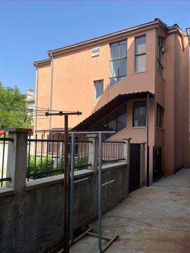 Prodajem stan u blizini Njegoš škole, 74m2