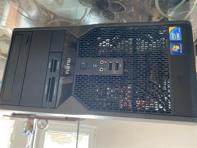 fujitsu siemens gaming kompjuter pc na prodaju