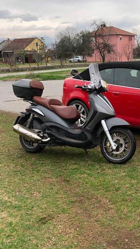 Cayenne turbo. Passat 6. Piaggio 500 ANNIVERSARY