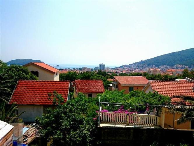 Plac od 343m2 u  Budva