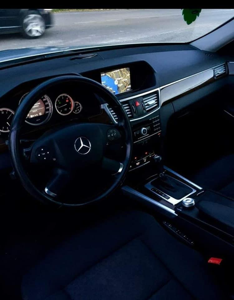 MERCEDES-E220