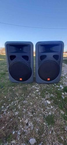 Jbl aktivni zvucnici 15"
