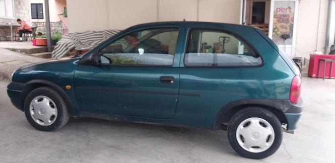 Opel corsa 1.4  7 mjeseci reg  bez centa ulaganje