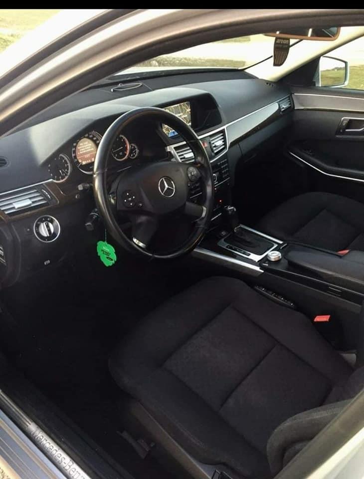 MERCEDES-E220