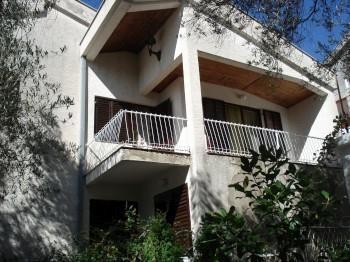 Iznajmljujem apartman i sobe Sutomore