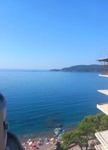Dvosoban stan na 50m od mora, Rafailovici, Budva