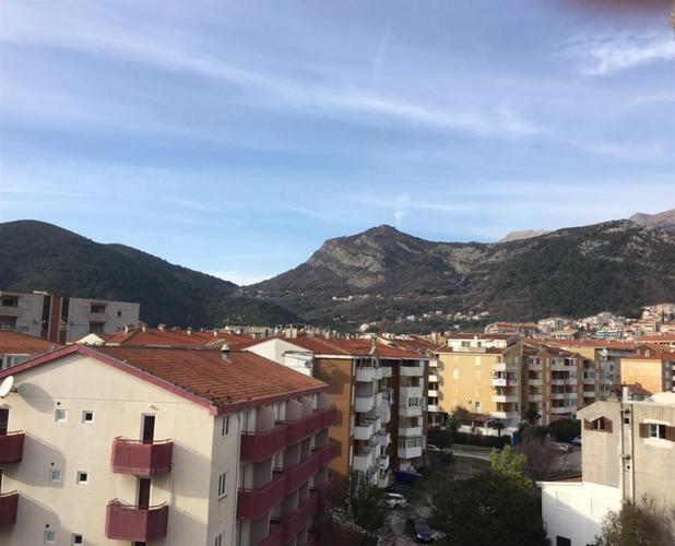 Komforan stan u Budvi na 100m od mora
