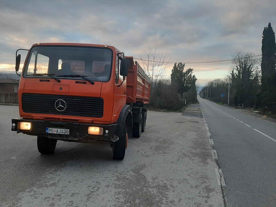 MERCEDES-26-28