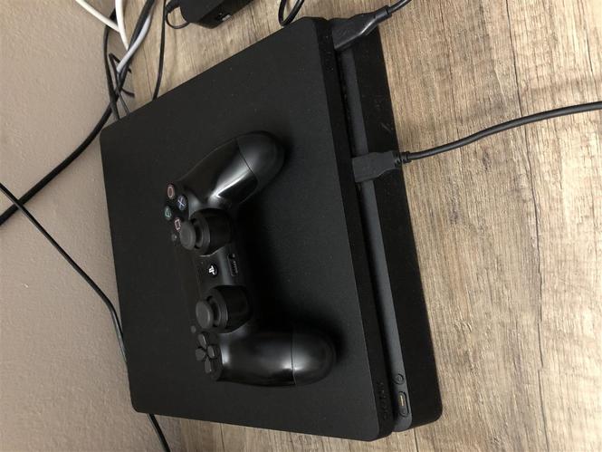 Prodajem ps4