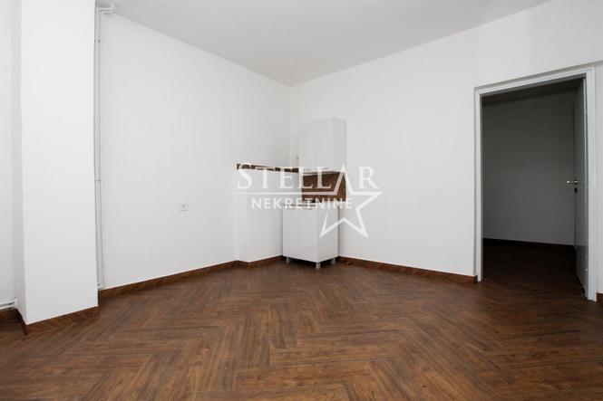 Izdavanje, poslovni prostor, 50m², Centar, Podgorica