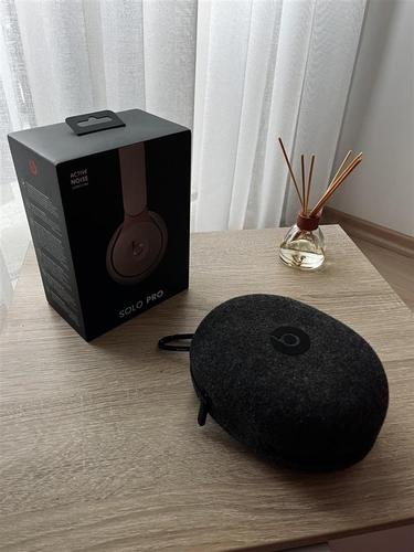 Beats Solo Pro