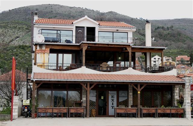 Kuca od 350m2 u Tivtu