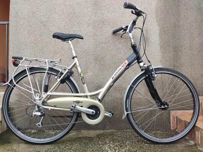 Prodajem biciklo Batavus, 24 brzine, Alivio oprema, 53cm ram