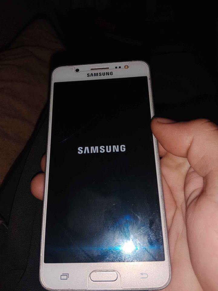 Samsung-J5-6-u-Dobrom-stanju-poseduje-foliju-staklenu-od--Pr