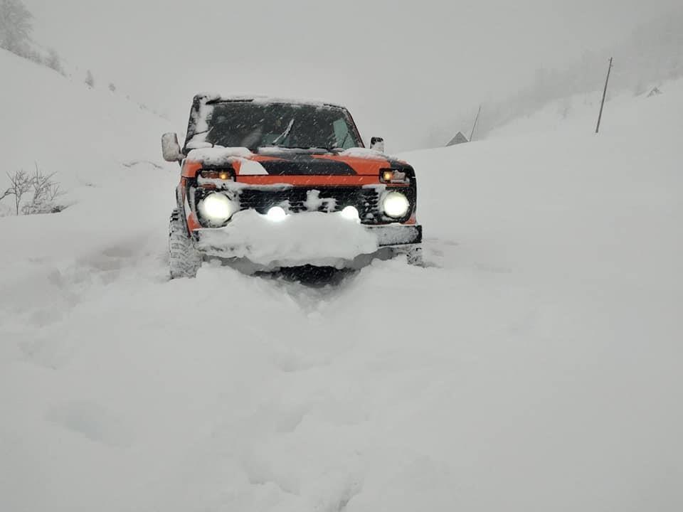Lada-niva-2009god-1-7benzin-plin-sekvent-