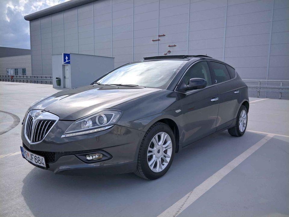 Lancia-Delta-1-6-mjet