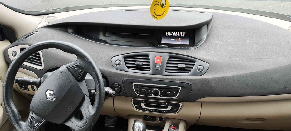 Renault--Scenic-1-5-dci